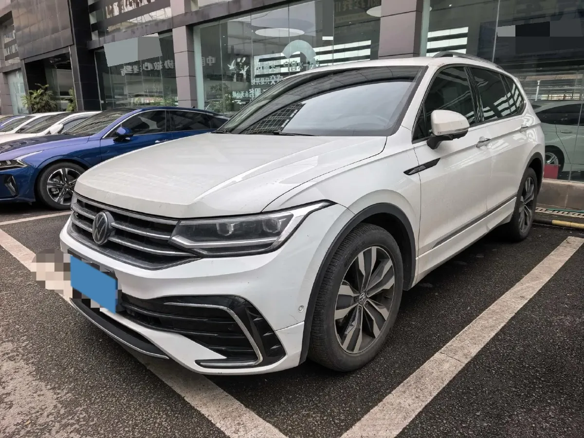 2023 Volkswagen Tiguan L 2.0T 186HP L4 7DCT,autocango,china used car exporter,china ev exporter,chinese used car exporter,chinese used ev exporter