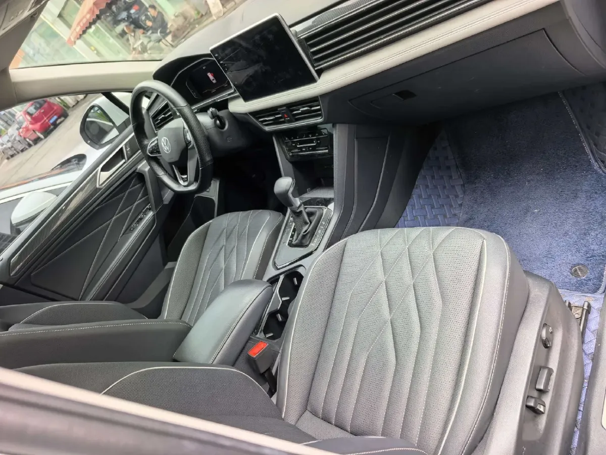 2023 Volkswagen Tiguan L 2.0T 186HP L4 7DCT,autocango,china used car exporter,china ev exporter,chinese used car exporter,chinese used ev exporter