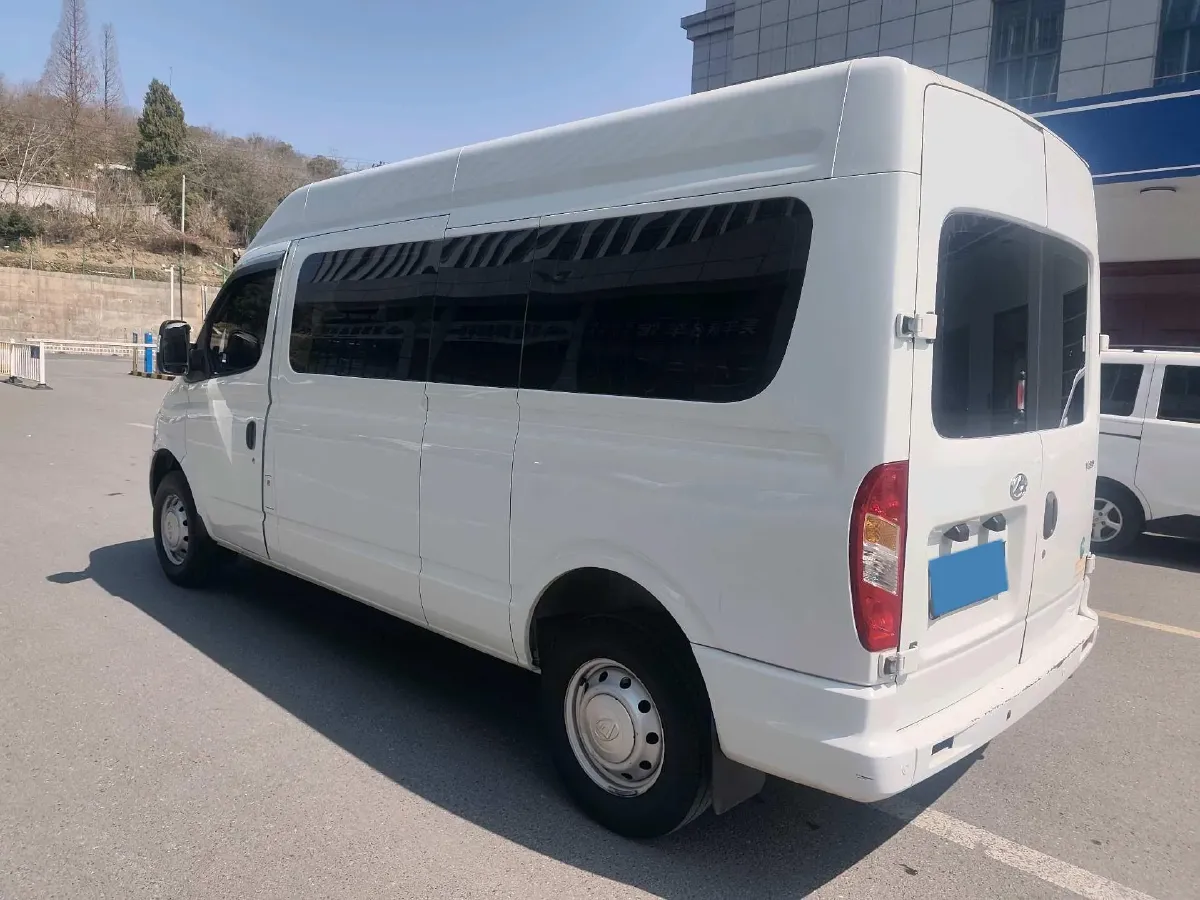 2021 MAXUS XinTu V80 2.0T 127HP L4 6MT,autocango,china used car exporter,china ev exporter,chinese used car exporter,chinese used ev exporter