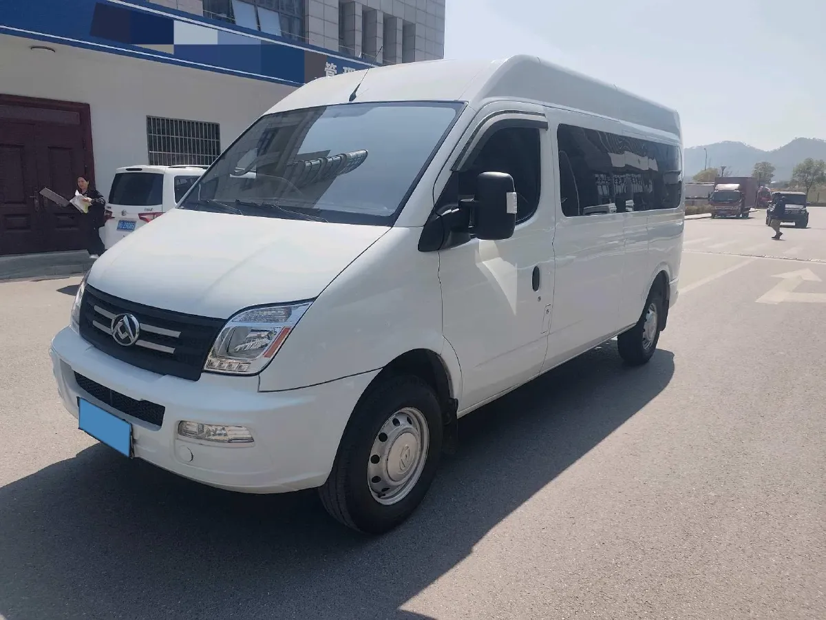 2021 MAXUS XinTu V80 2.0T 127HP L4 6MT,autocango,china used car exporter,china ev exporter,chinese used car exporter,chinese used ev exporter