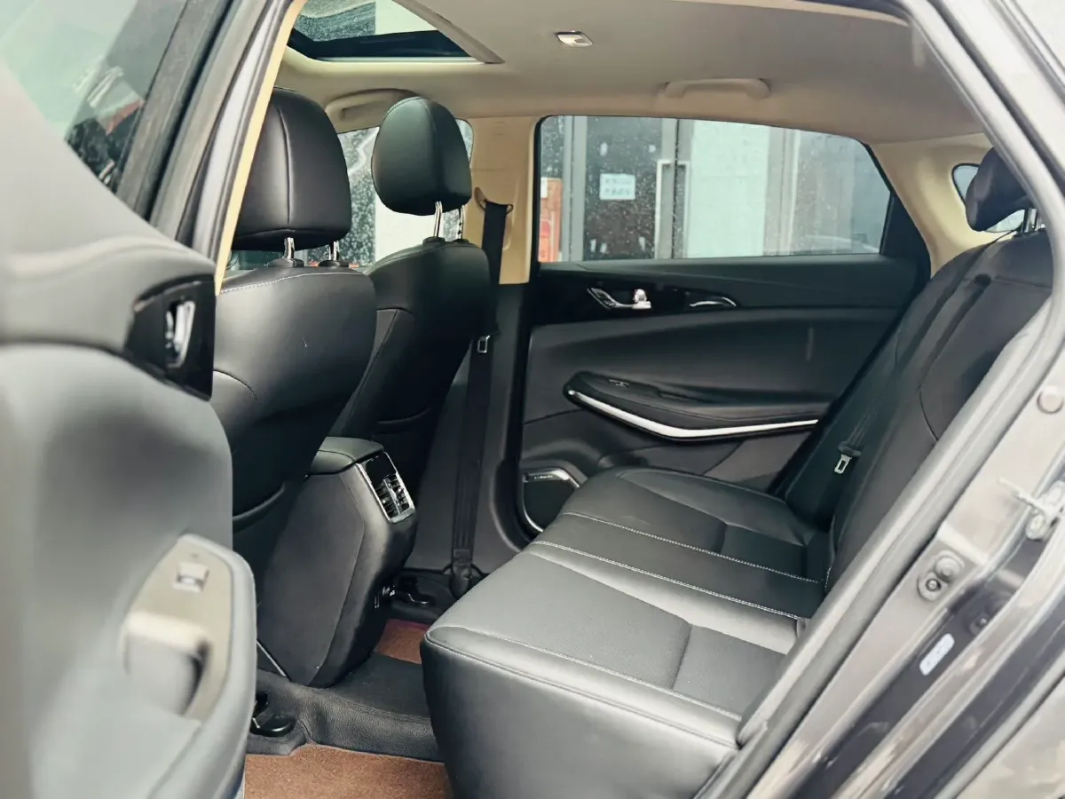 2021 ChangAn Raeton CC 1.5T 180HP L4 7DCT,autocango,china used car exporter,china ev exporter,chinese used car exporter,chinese used ev exporter