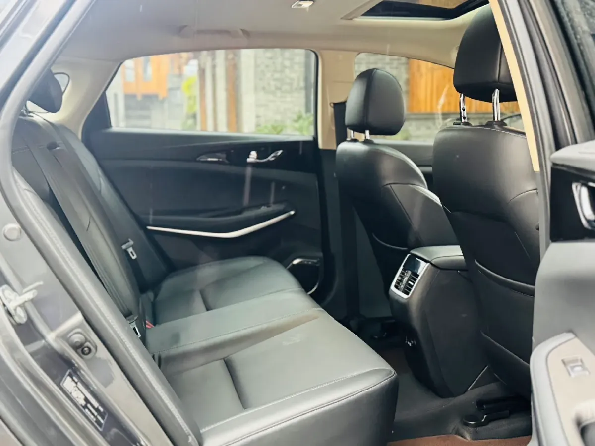 2021 ChangAn Raeton CC 1.5T 180HP L4 7DCT,autocango,china used car exporter,china ev exporter,chinese used car exporter,chinese used ev exporter