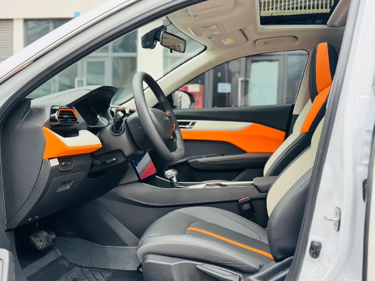 2023 DongFeng Aeolus YiXuan 1.5L 125HP L4 6DCT,autocango,china used car exporter,china ev exporter,chinese used car exporter,chinese used ev exporter