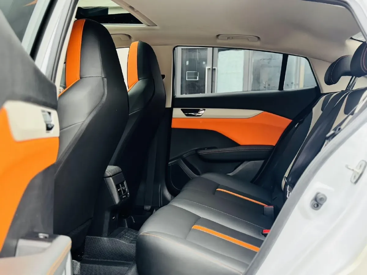 2023 DongFeng Aeolus YiXuan 1.5L 125HP L4 6DCT,autocango,china used car exporter,china ev exporter,chinese used car exporter,chinese used ev exporter