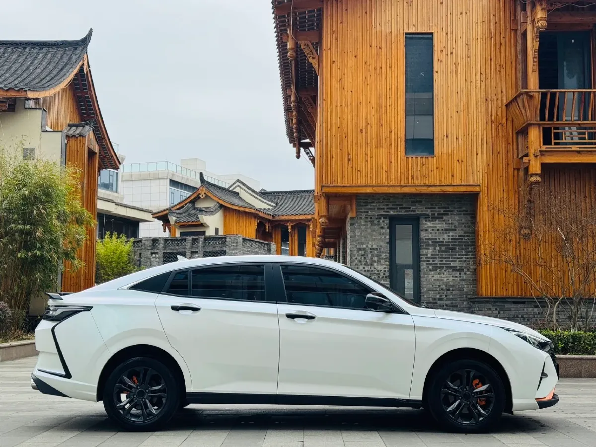 2023 DongFeng Aeolus YiXuan 1.5L 125HP L4 6DCT,autocango,china used car exporter,china ev exporter,chinese used car exporter,chinese used ev exporter
