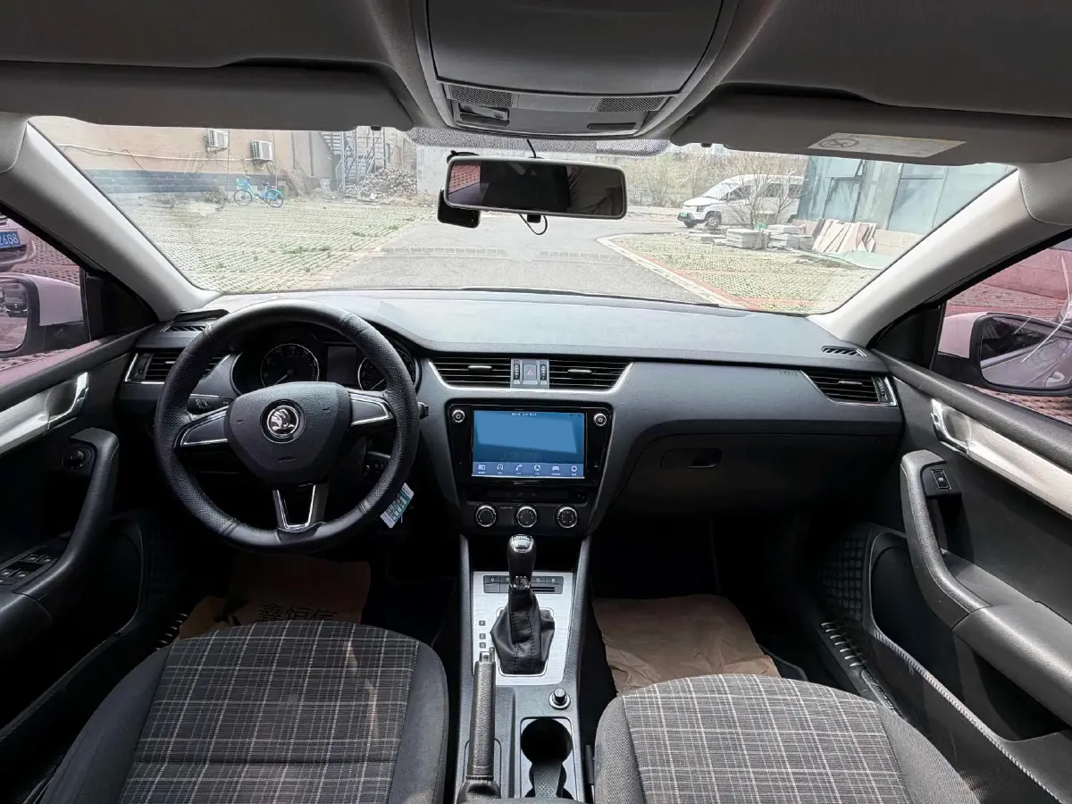 2018 Skoda Octavia 1.2T 116HP L4 7DCT,autocango,china used car exporter,china ev exporter,chinese used car exporter,chinese used ev exporter