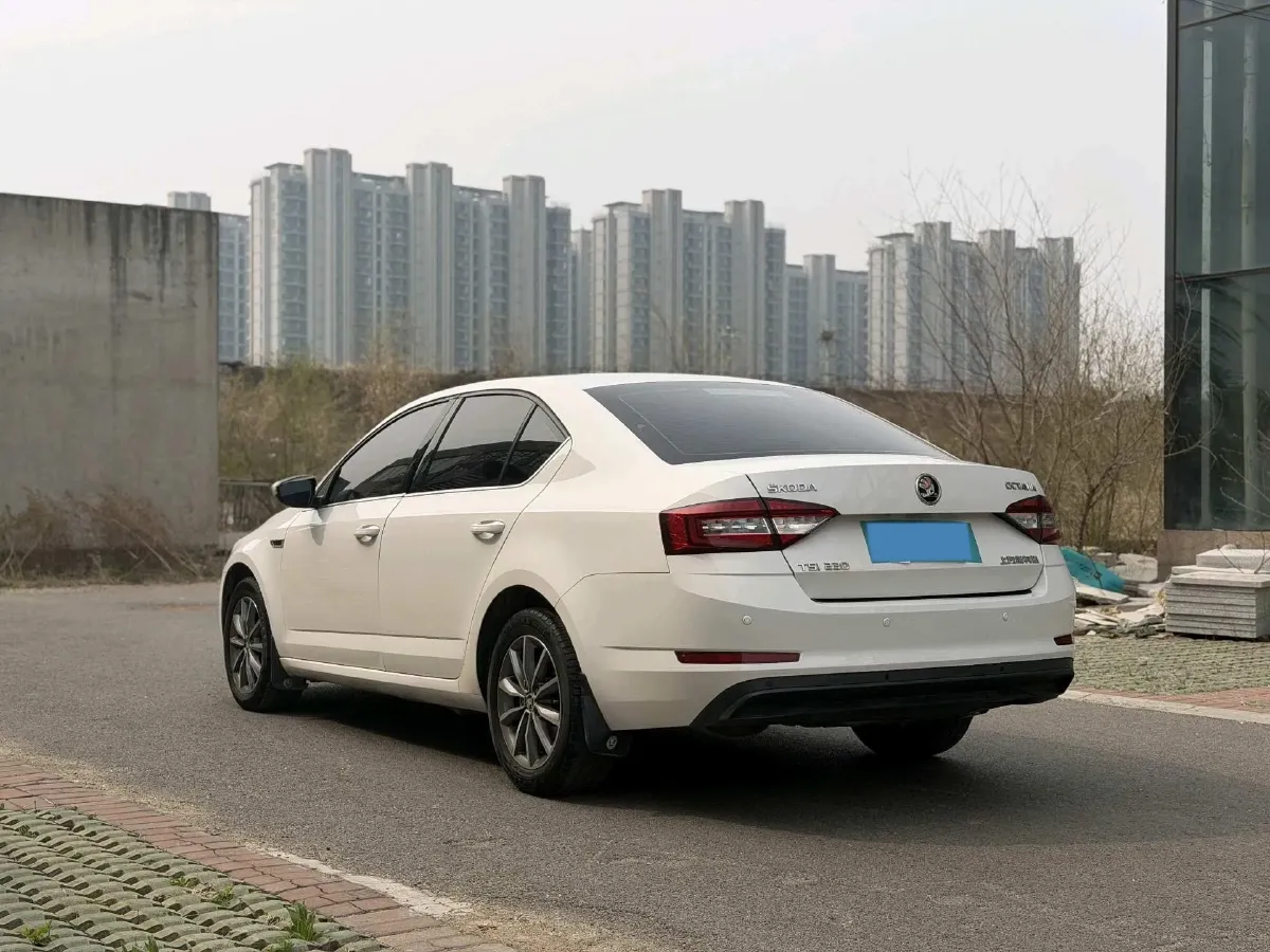 2018 Skoda Octavia 1.2T 116HP L4 7DCT,autocango,china used car exporter,china ev exporter,chinese used car exporter,chinese used ev exporter