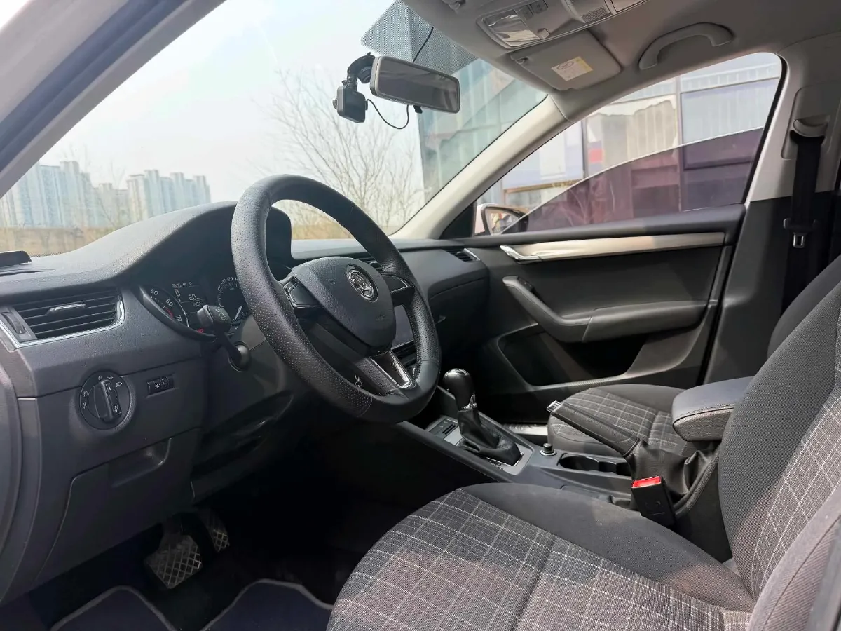 2018 Skoda Octavia 1.2T 116HP L4 7DCT,autocango,china used car exporter,china ev exporter,chinese used car exporter,chinese used ev exporter