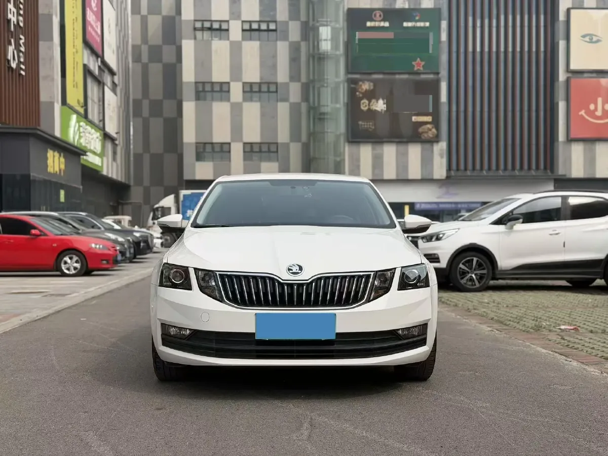 2018 Skoda Octavia 1.2T 116HP L4 7DCT,autocango,china used car exporter,china ev exporter,chinese used car exporter,chinese used ev exporter
