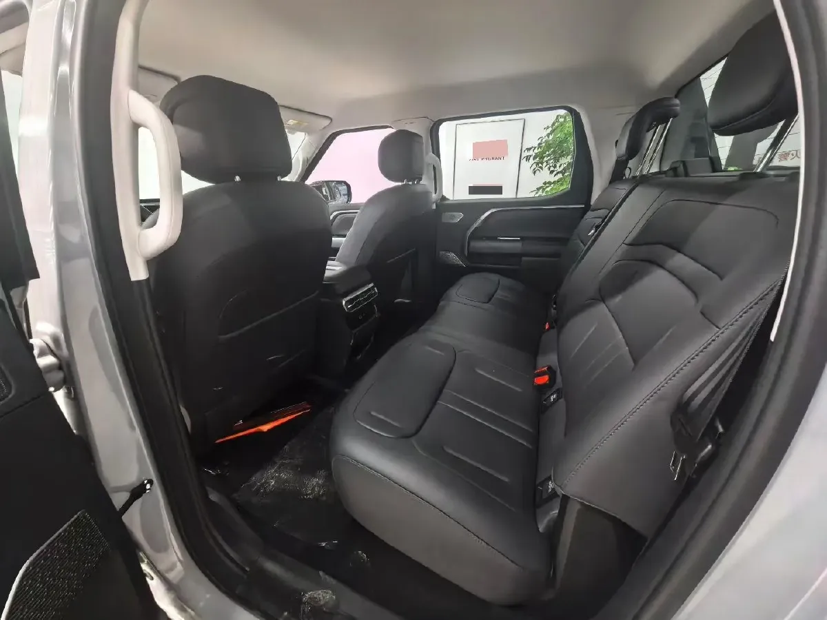 2025 MAXUS InterstellarX 2.5T 224HP L4 8AT,autocango,china used car exporter,china ev exporter,chinese used car exporter,chinese used ev exporter