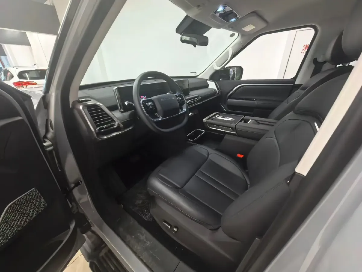 2025 MAXUS InterstellarX 2.5T 224HP L4 8AT,autocango,china used car exporter,china ev exporter,chinese used car exporter,chinese used ev exporter