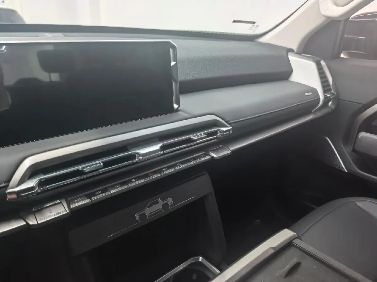 2025 MAXUS InterstellarX 2.5T 224HP L4 8AT,autocango,china used car exporter,china ev exporter,chinese used car exporter,chinese used ev exporter