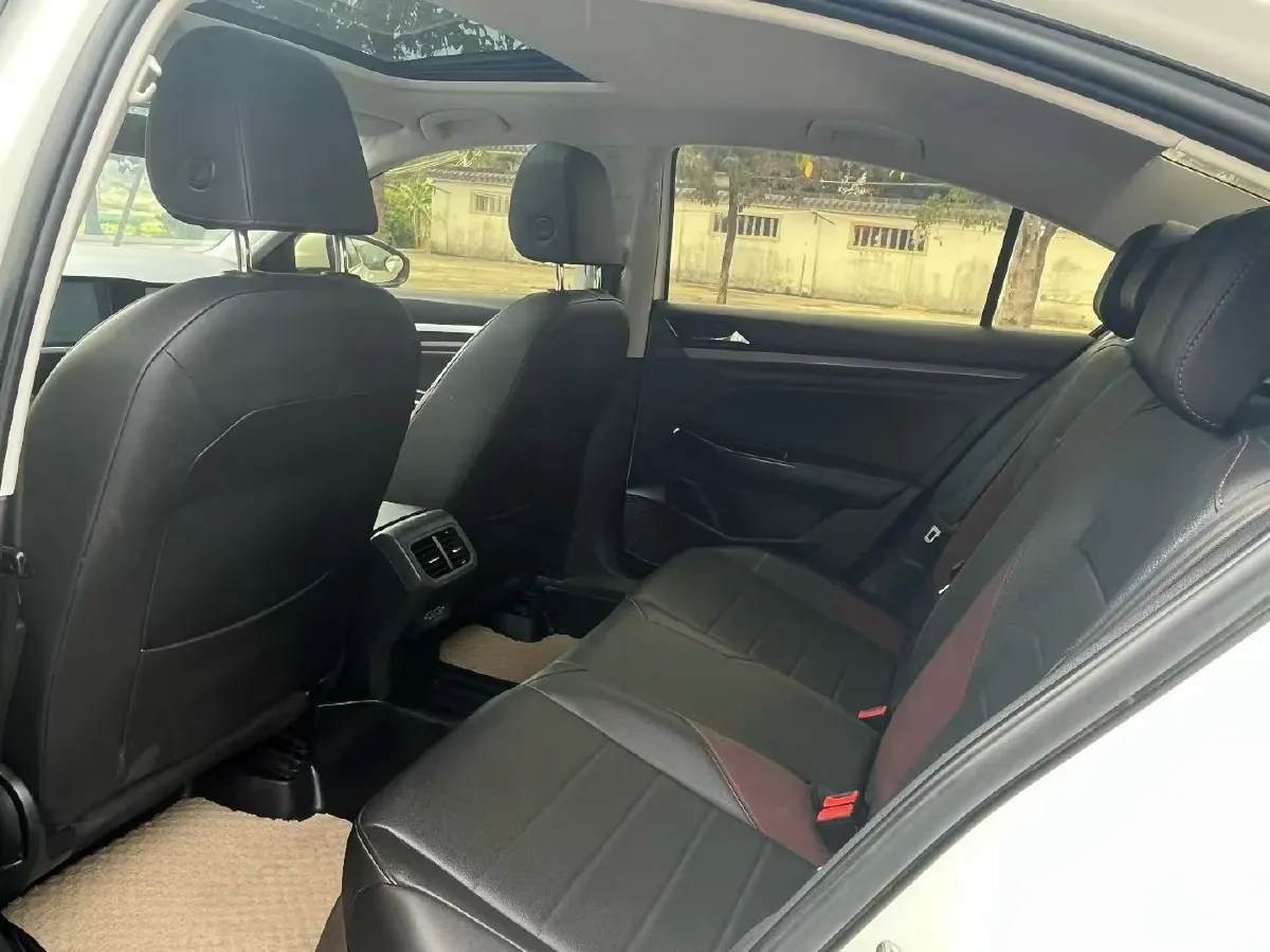 2019 Ford Focus 1.5T 184HP L3 8AT,autocango,china used car exporter,china ev exporter,chinese used car exporter,chinese used ev exporter