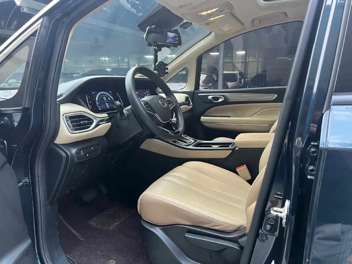 2021 GAC Trumpchi M6 1.5T 169HP L4 7DCT,autocango,china used car exporter,china ev exporter,chinese used car exporter,chinese used ev exporter