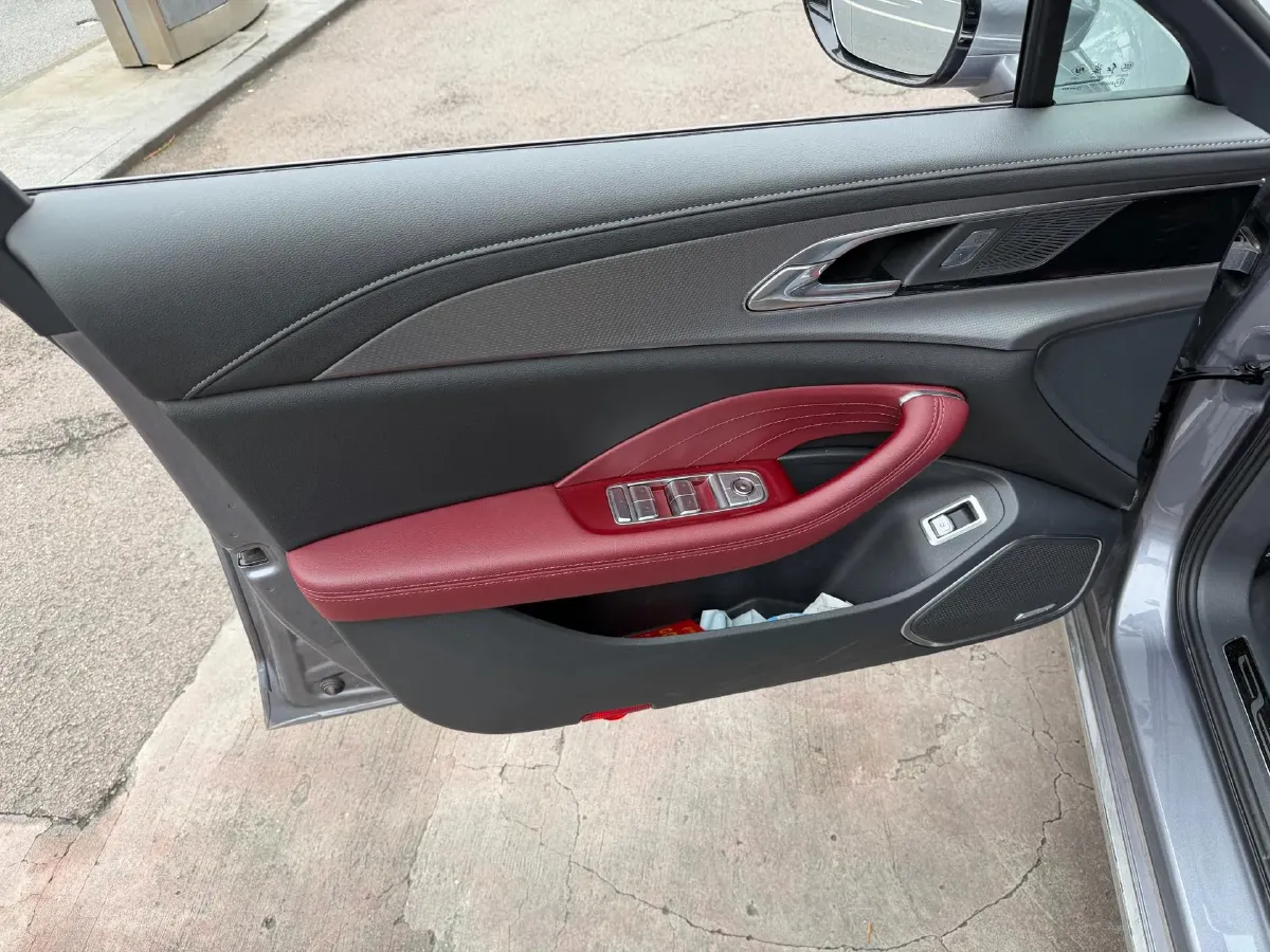 2023 HongQi H5 2.0T 224HP L4 8AT,autocango,china used car exporter,china ev exporter,chinese used car exporter,chinese used ev exporter