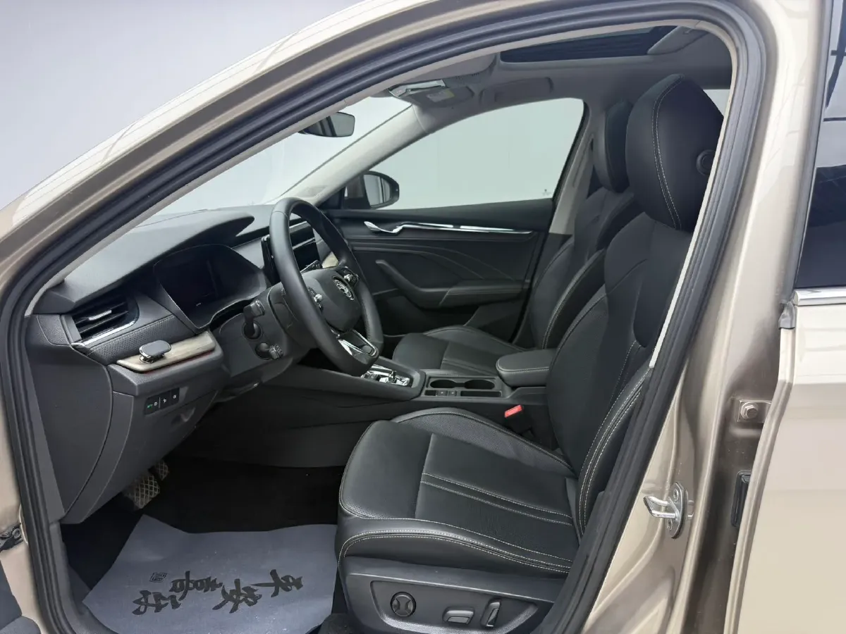 2021 Skoda Octavia 1.4T 150HP L4 7DCT,autocango,china used car exporter,china ev exporter,chinese used car exporter,chinese used ev exporter