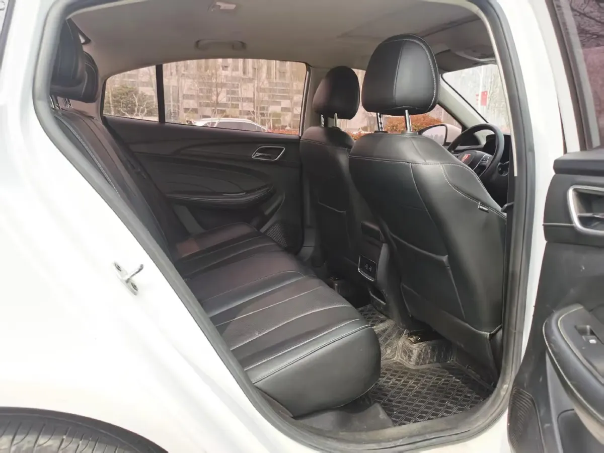 2020 Roewe i5 1.5L 120HP L4 CVT,autocango,china used car exporter,china ev exporter,chinese used car exporter,chinese used ev exporter