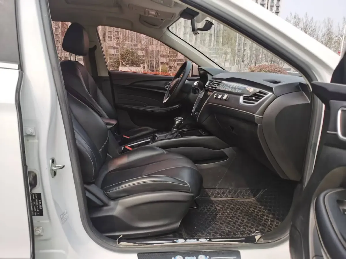 2020 Roewe i5 1.5L 120HP L4 CVT,autocango,china used car exporter,china ev exporter,chinese used car exporter,chinese used ev exporter