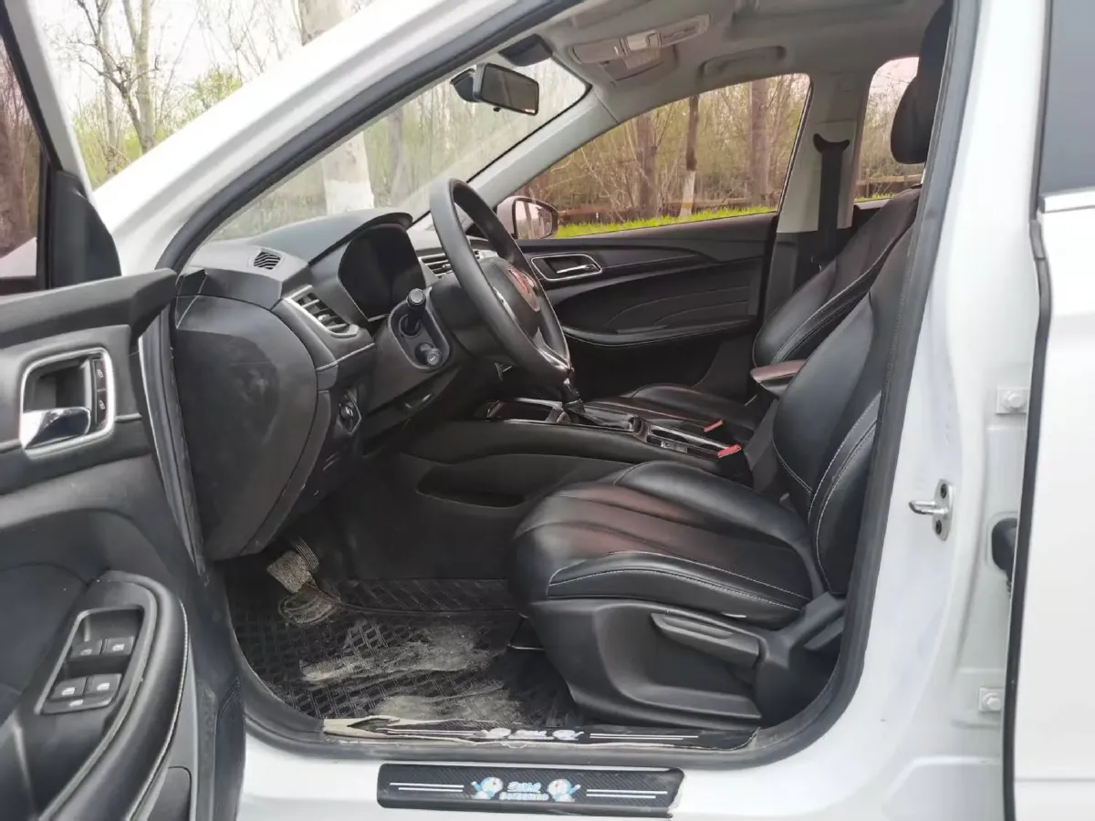 2020 Roewe i5 1.5L 120HP L4 CVT,autocango,china used car exporter,china ev exporter,chinese used car exporter,chinese used ev exporter