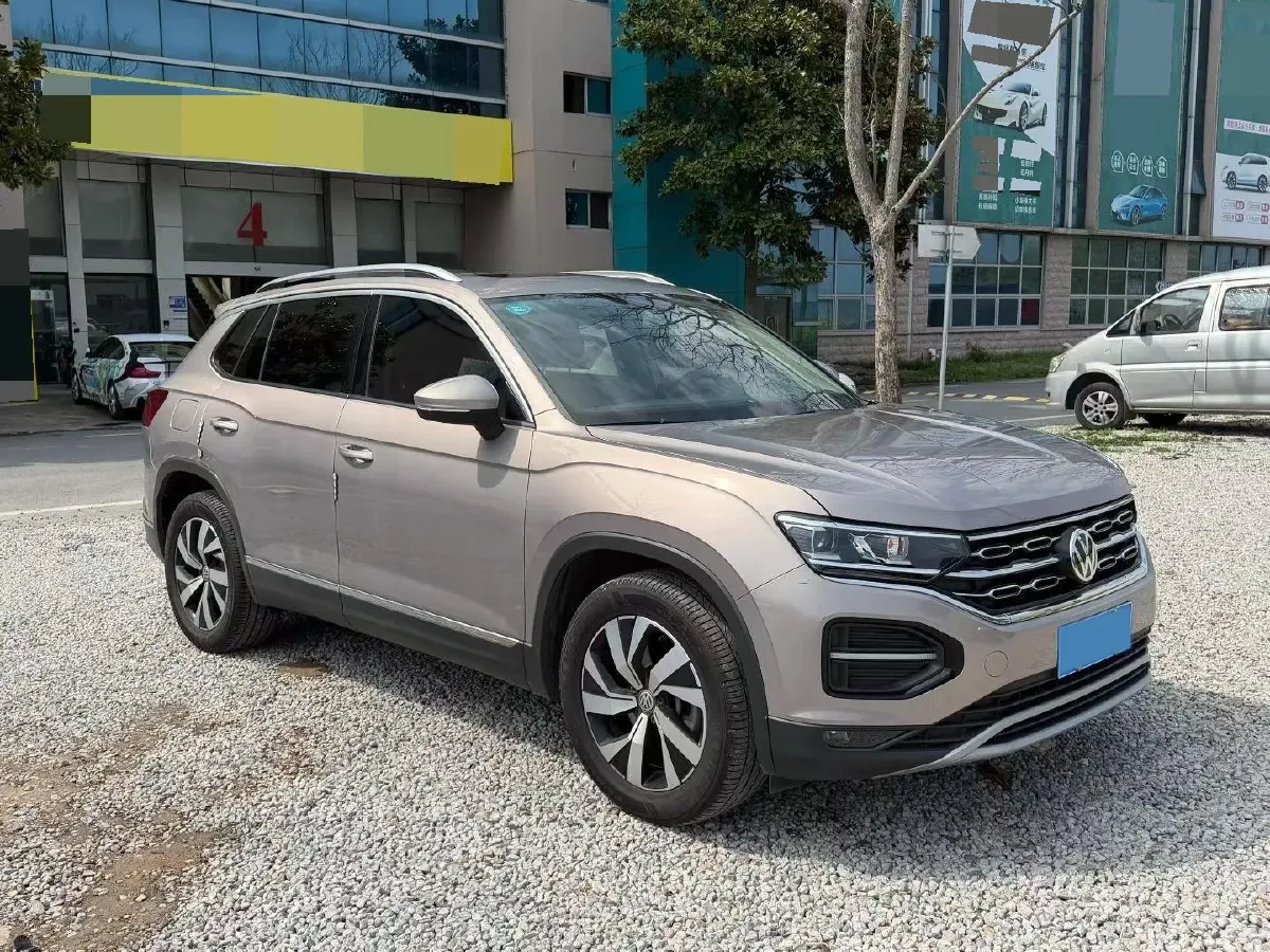 2019 Jeep Cherokee 2.0T 234HP L4 9AT,autocango,china used car exporter,china ev exporter,chinese used car exporter,chinese used ev exporter