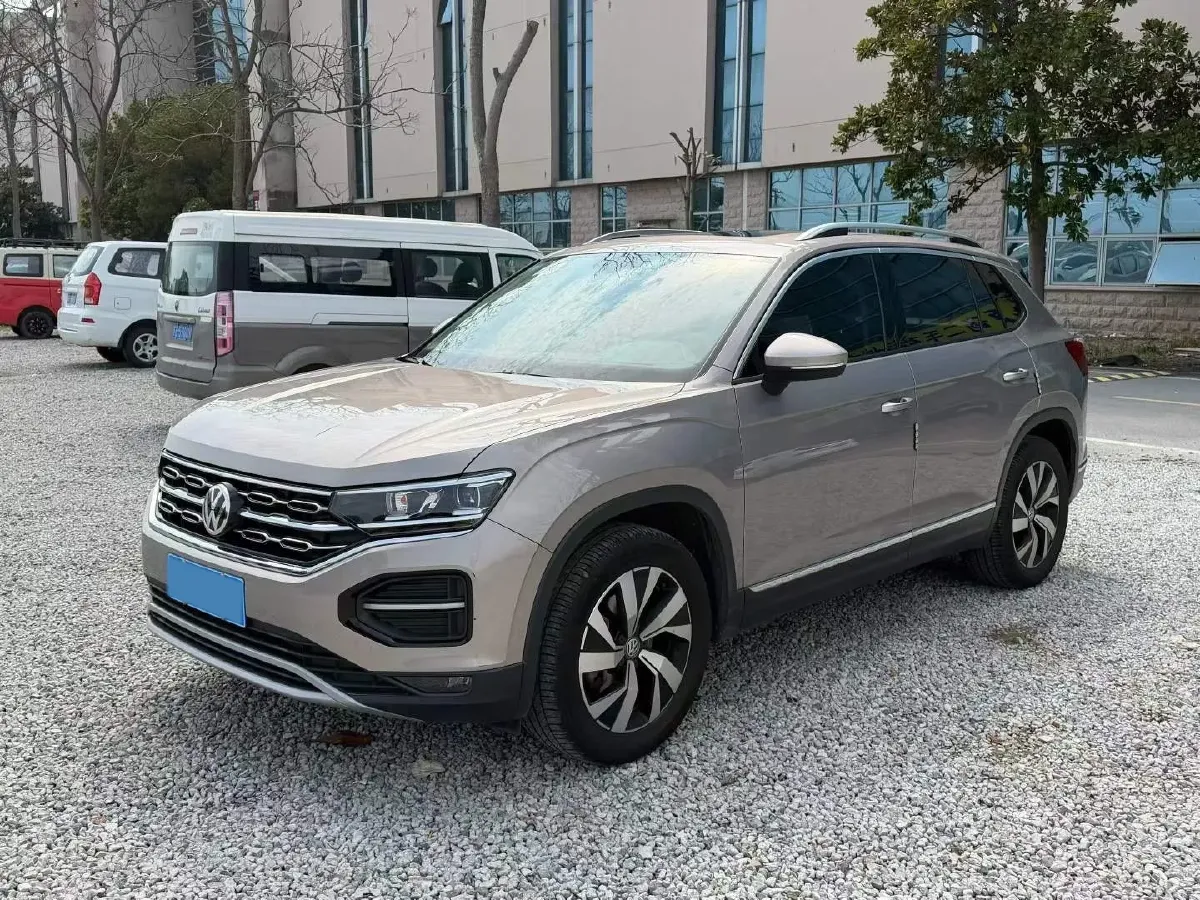 2019 Jeep Cherokee 2.0T 234HP L4 9AT,autocango,china used car exporter,china ev exporter,chinese used car exporter,chinese used ev exporter