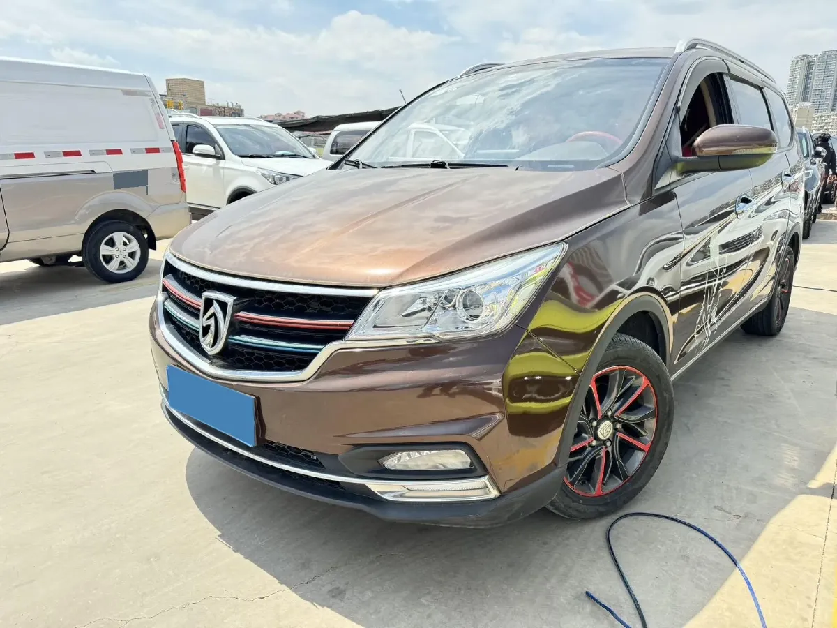 2017 BaoJun 730 1.5T 150HP L4 6MT,autocango,china used car exporter,china ev exporter,chinese used car exporter,chinese used ev exporter