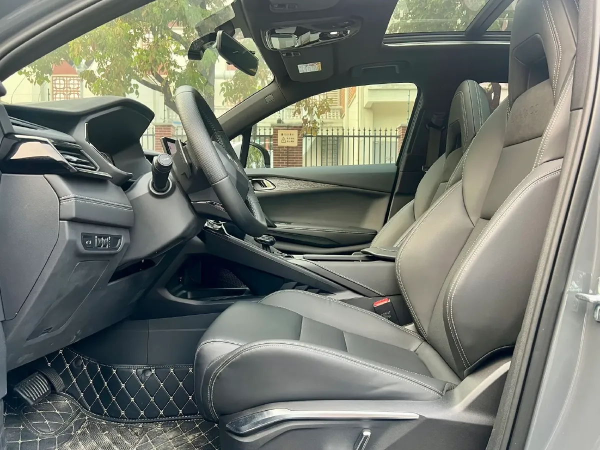 2023 LYNK&CO 06 1.5T 181HP L4 7DCT,autocango,china used car exporter,china ev exporter,chinese used car exporter,chinese used ev exporter