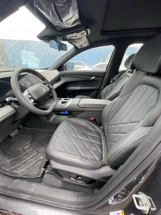 2025 ChangAn CS75 Plus 2.0T 233HP L4 8AT,autocango,china used car exporter,china ev exporter,chinese used car exporter,chinese used ev exporter