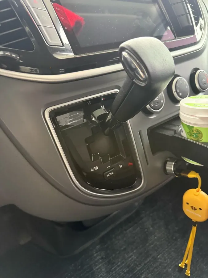 2023 MAXUS XinTu V80 2.0T 127HP L4 6MT,autocango,china used car exporter,china ev exporter,chinese used car exporter,chinese used ev exporter