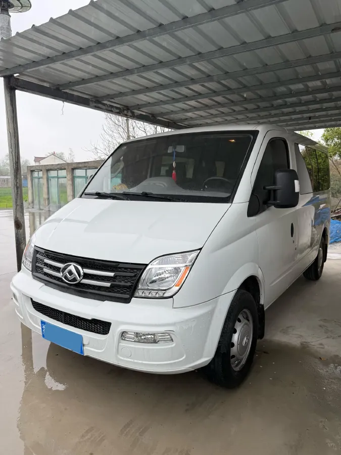 2023 MAXUS XinTu V80 2.0T 127HP L4 6MT,autocango,china used car exporter,china ev exporter,chinese used car exporter,chinese used ev exporter