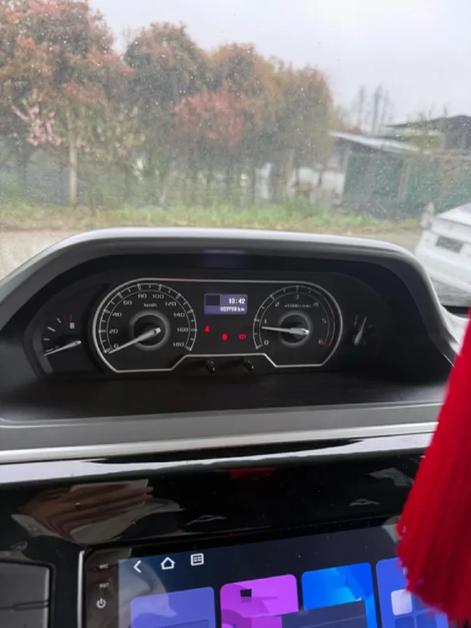 2023 MAXUS XinTu V80 2.0T 127HP L4 6MT,autocango,china used car exporter,china ev exporter,chinese used car exporter,chinese used ev exporter