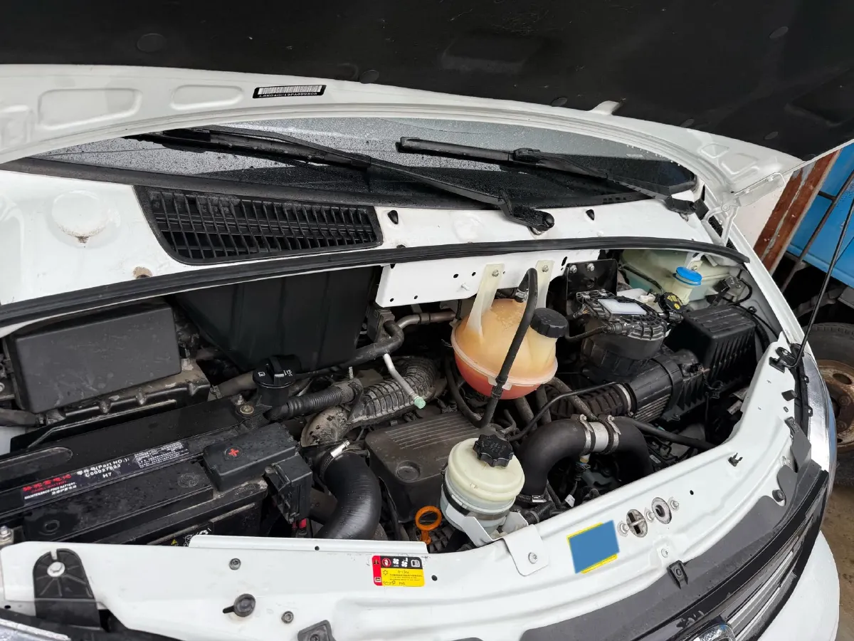 2023 MAXUS XinTu V80 2.0T 127HP L4 6MT,autocango,china used car exporter,china ev exporter,chinese used car exporter,chinese used ev exporter