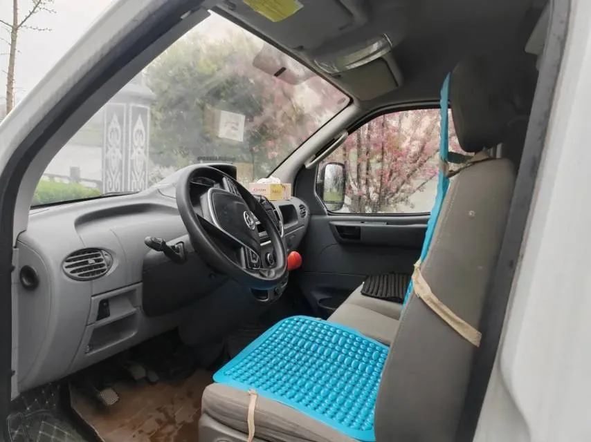 2021 MAXUS XinTu V80 2.0T 127HP L4 6MT,autocango,china used car exporter,china ev exporter,chinese used car exporter,chinese used ev exporter