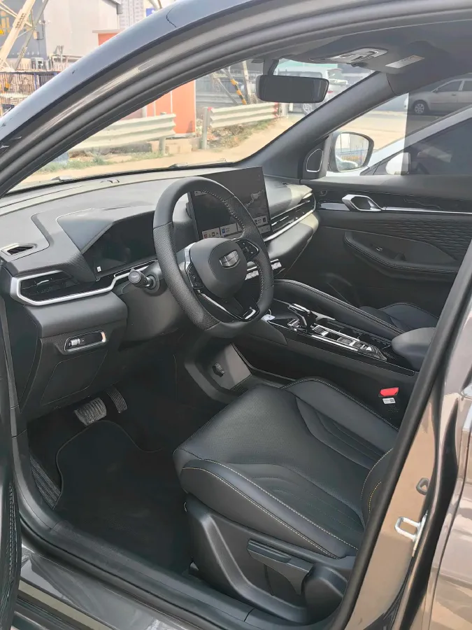 2025 Geely Coolray 1.5T 181HP L4 7DCT,autocango,china used car exporter,china ev exporter,chinese used car exporter,chinese used ev exporter