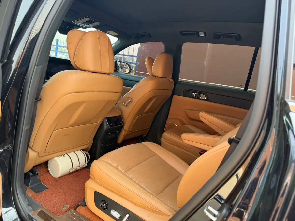 2021 Li ONE Range Extended 131HP REEV 40.5KWH,autocango,china used car exporter,china ev exporter,chinese used car exporter,chinese used ev exporter