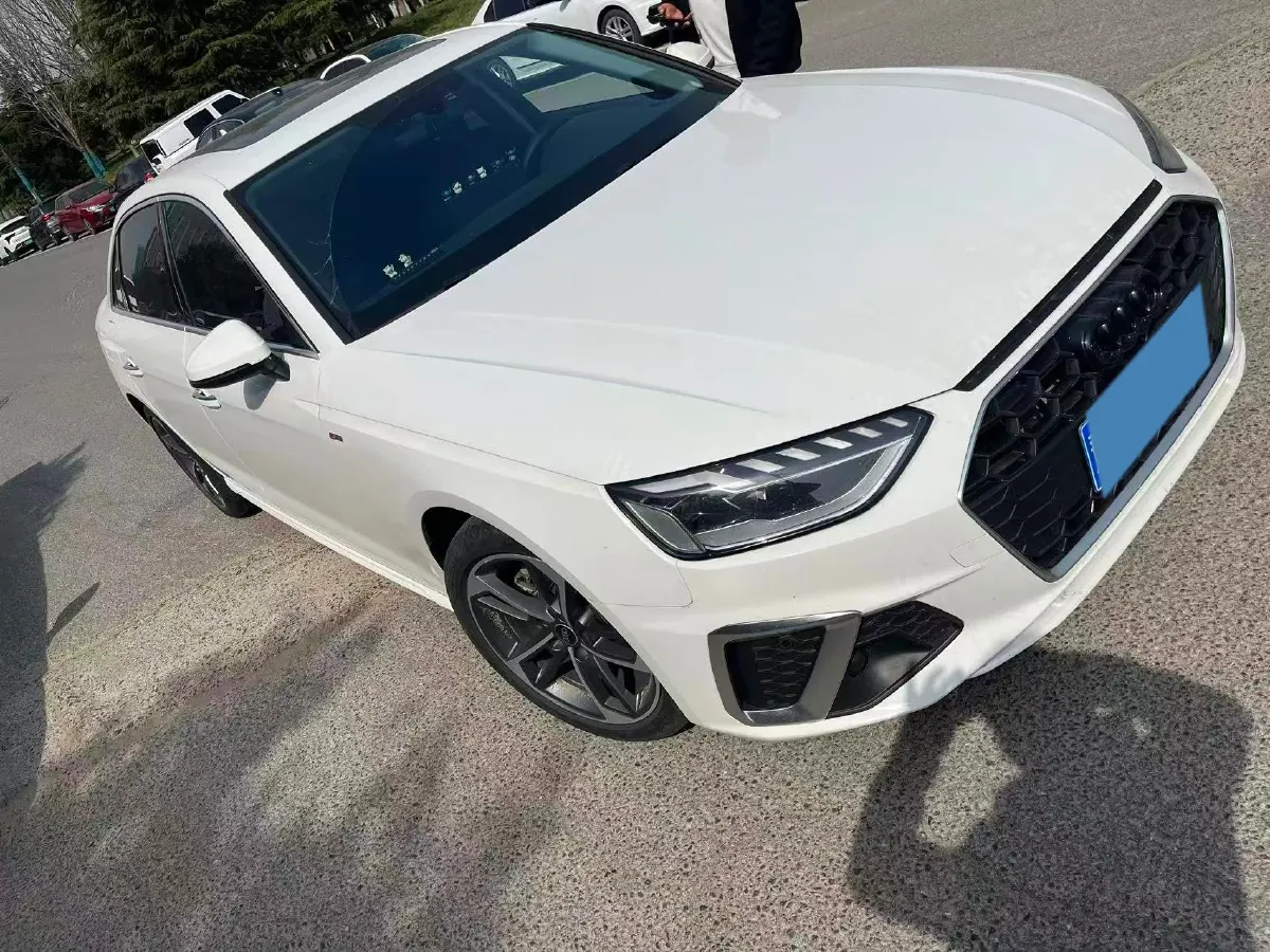 2023 Audi A4L 2.0T 190HP L4 7DCT,autocango,china used car exporter,china ev exporter,chinese used car exporter,chinese used ev exporter