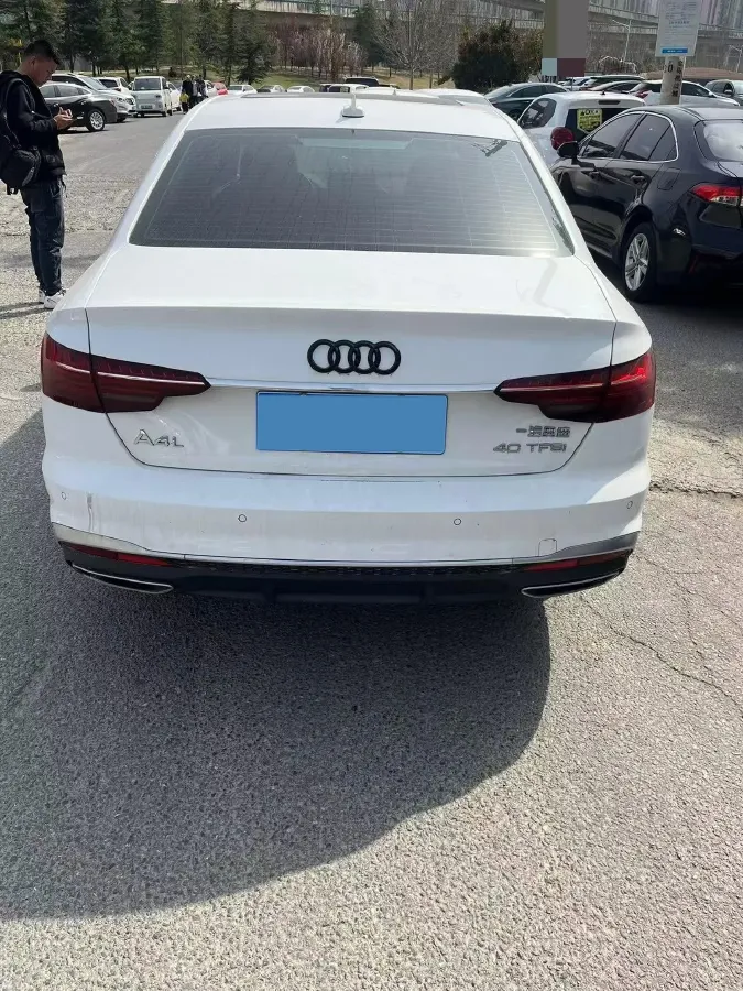 2023 Audi A4L 2.0T 190HP L4 7DCT,autocango,china used car exporter,china ev exporter,chinese used car exporter,chinese used ev exporter