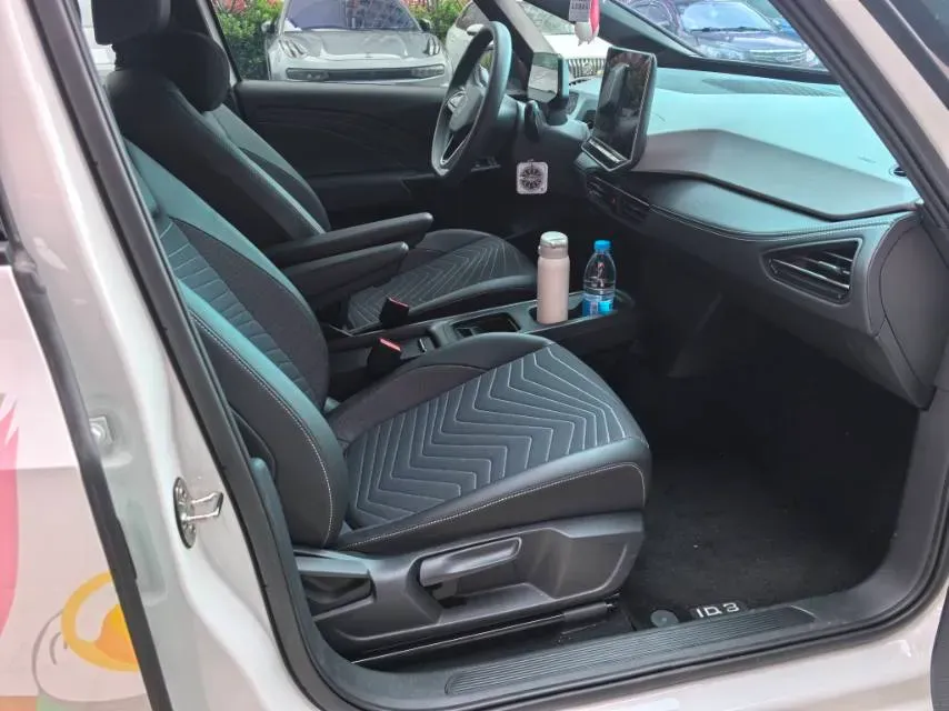 2025 Volkswagen ID.3 BEV 52.8KWH,autocango,china used car exporter,china ev exporter,chinese used car exporter,chinese used ev exporter