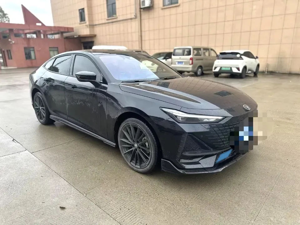 2023 ChangAn UNI-V 1.5T 188HP L4 7DCT,autocango,china used car exporter,china ev exporter,chinese used car exporter,chinese used ev exporter