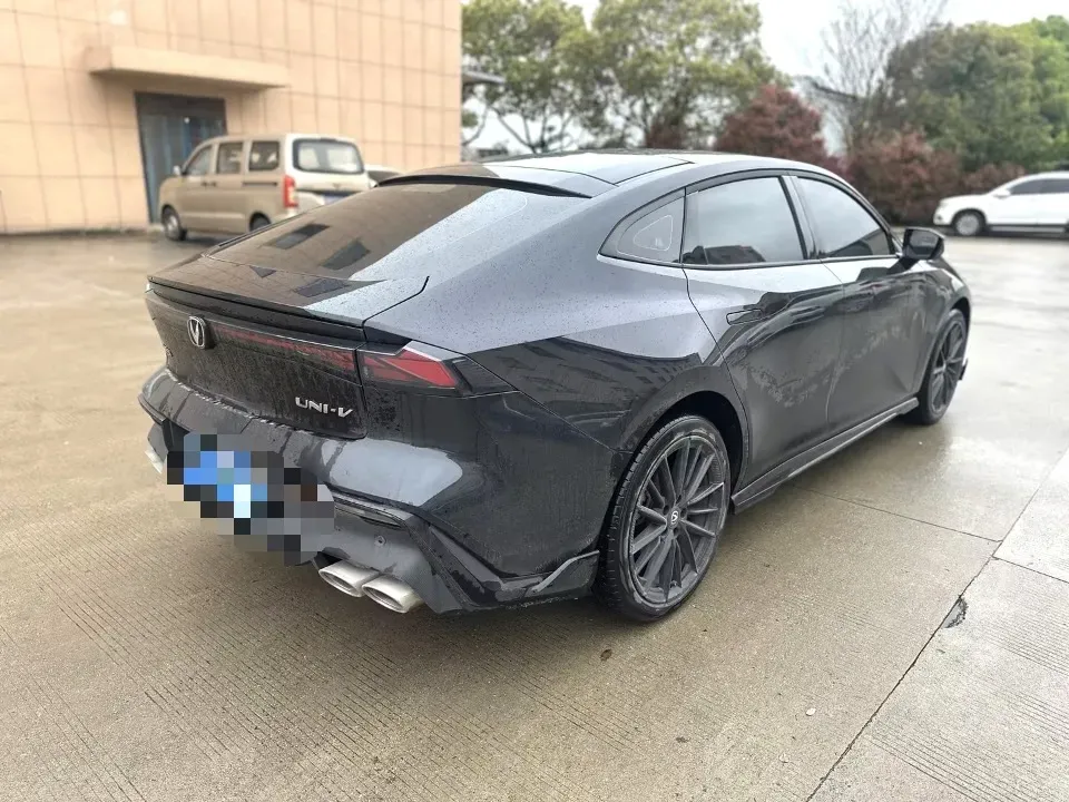 2023 ChangAn UNI-V 1.5T 188HP L4 7DCT,autocango,china used car exporter,china ev exporter,chinese used car exporter,chinese used ev exporter