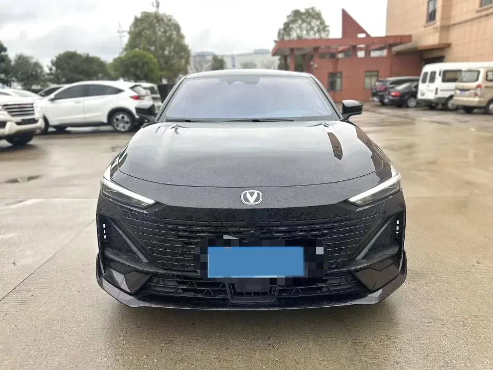 2023 ChangAn UNI-V 1.5T 188HP L4 7DCT,autocango,china used car exporter,china ev exporter,chinese used car exporter,chinese used ev exporter