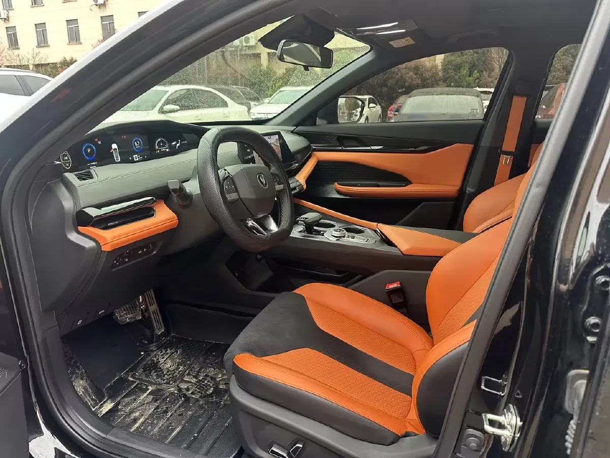 2023 ChangAn UNI-V 1.5T 188HP L4 7DCT,autocango,china used car exporter,china ev exporter,chinese used car exporter,chinese used ev exporter