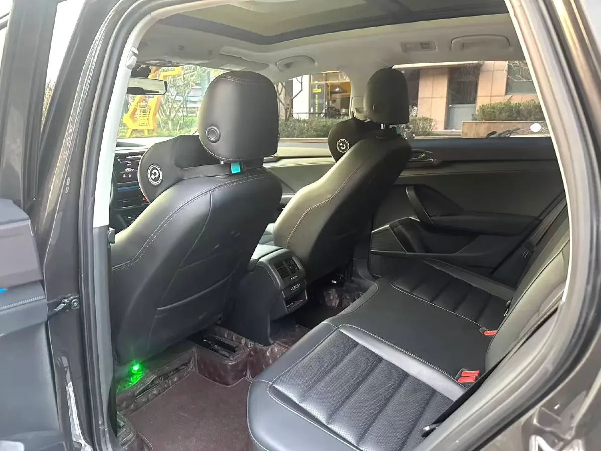 2020 Volkswagen Tharu 2.0T 186HP L4 7DCT,autocango,china used car exporter,china ev exporter,chinese used car exporter,chinese used ev exporter