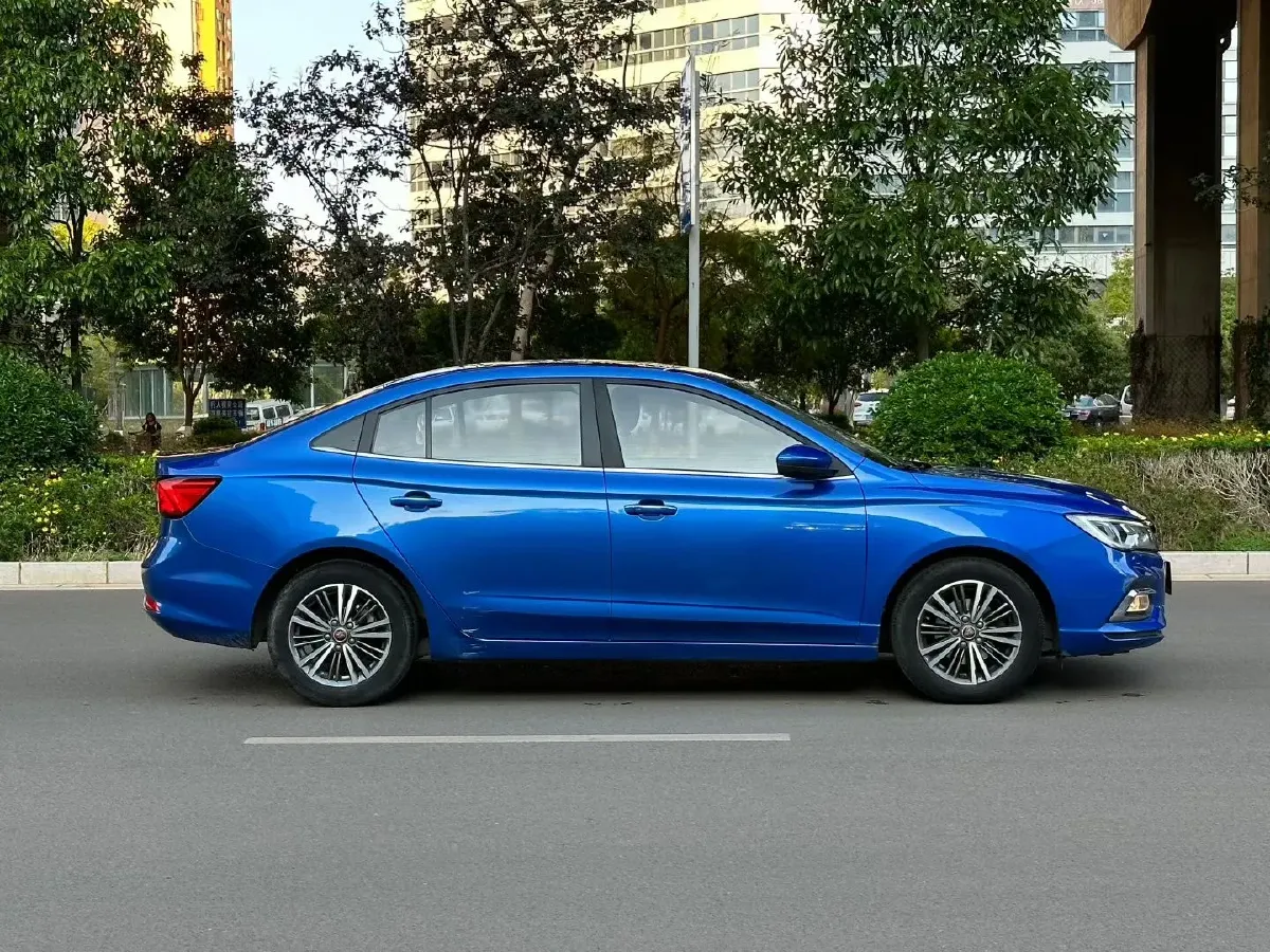 2019 Roewe i5 1.5L 120HP L4 5MT,autocango,china used car exporter,china ev exporter,chinese used car exporter,chinese used ev exporter