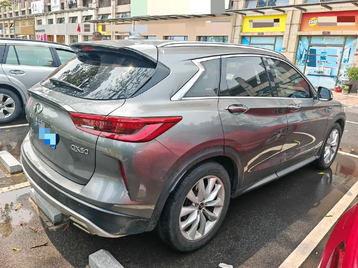 2018 Infiniti QX30 2.0T 211HP L4 7DCT,autocango,china used car exporter,china ev exporter,chinese used car exporter,chinese used ev exporter