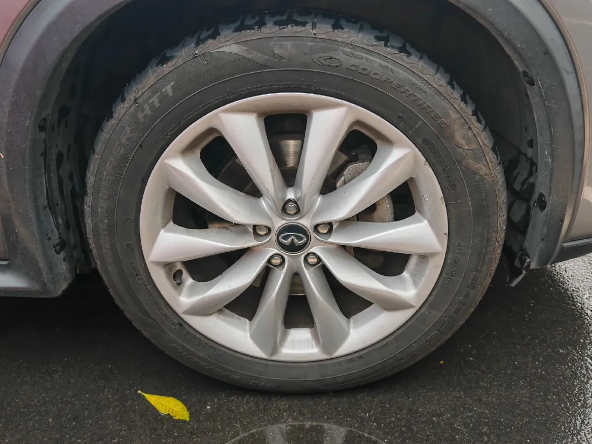 2018 Infiniti QX30 2.0T 211HP L4 7DCT,autocango,china used car exporter,china ev exporter,chinese used car exporter,chinese used ev exporter