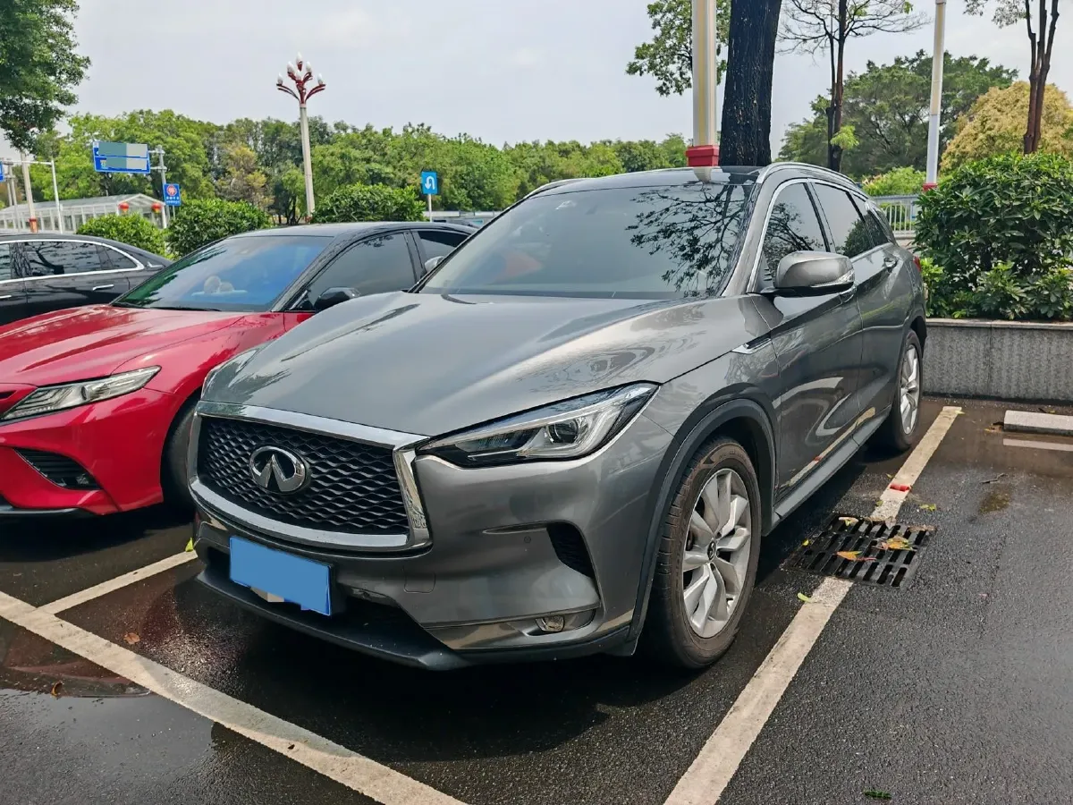 2018 Infiniti QX30 2.0T 211HP L4 7DCT,autocango,china used car exporter,china ev exporter,chinese used car exporter,chinese used ev exporter