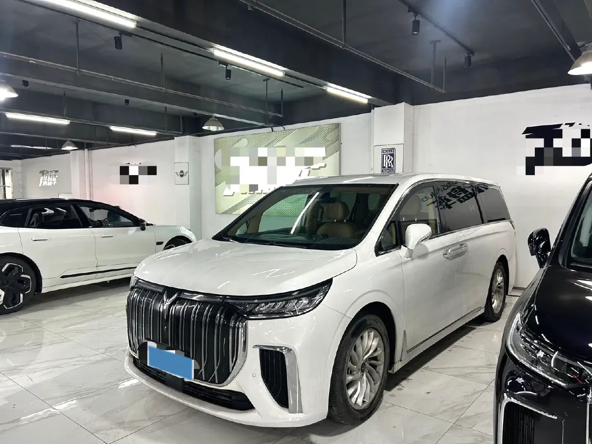2022 Voyah Dream BEV 108.7KWH,autocango,china used car exporter,china ev exporter,chinese used car exporter,chinese used ev exporter