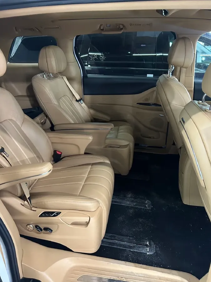 2022 Voyah Dream BEV 108.7KWH,autocango,china used car exporter,china ev exporter,chinese used car exporter,chinese used ev exporter