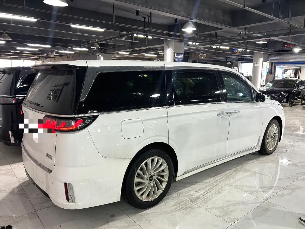 2022 Voyah Dream BEV 108.7KWH,autocango,china used car exporter,china ev exporter,chinese used car exporter,chinese used ev exporter